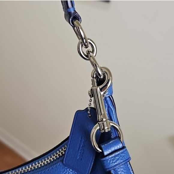 Coach F38250 Harley East West Hobo Medium Blue Pebbled Leather EUC - Picture 6 of 10